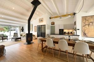 803 Les Tamaris Conviviality