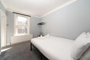 Stylish Central Flat 1BR with Airbed Sleeps 4
