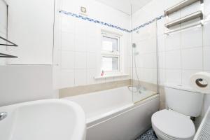 Stylish Central Flat 1BR with Airbed Sleeps 4