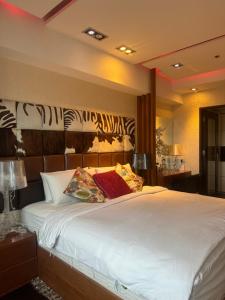 4 Bedroom Luxury Condo in Ortigas