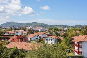 Appartements Biantenia B23 Appartement avec balcon et parking sur les hauteurs : photos des chambres