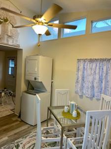 La Casita on Antique Row