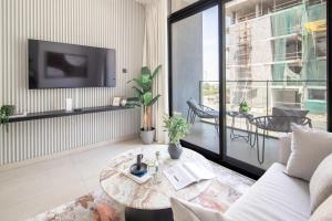 Frank Porter - MYKA Residence