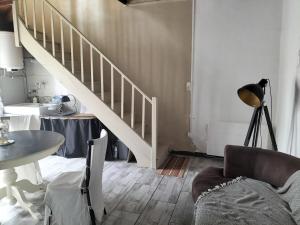 Studio inits simplicity