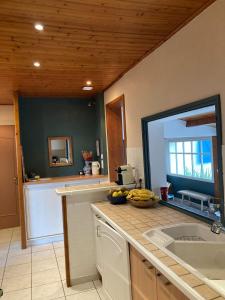 Maisons de vacances Grande maison de vacances avec piscine : photos des chambres