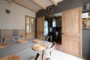 750 Puits Charraud Maison familiale, jardin, piscine