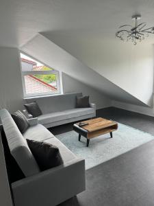 Komplett neu renovierte Wohnung!