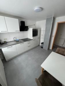 Komplett neu renovierte Wohnung!