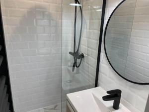 Chic 1BR by Eiffel Tower - Seine & Champ de Mars