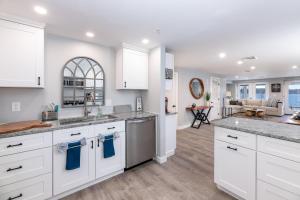 Steps to Beach Lake-View Laconia Getaway!