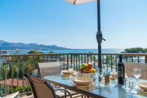 The Shell ll NEW at the beach, with Sea Views and Swimming Pool