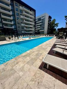 CERRO DE LAS ROSAS Departamento amoblado con pileta climatizada