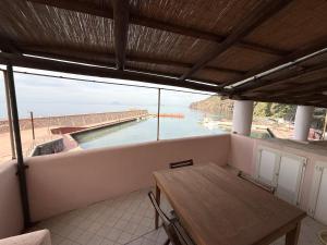 Casa Lemon - on the Scalo Galera port in Malfa