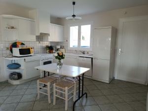 Maisons de vacances 150m de la plage - Maison vendeenne pour 6 : photos des chambres