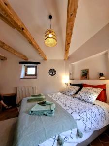 B&B / Chambres d'hotes Mas de Boissiere - Chambres d'hotes avec piscine et jacuzzi : photos des chambres