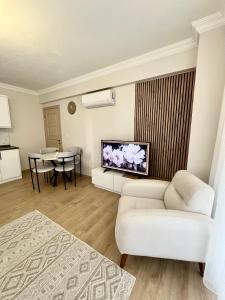 Comfy Apartment with Garden, Family Friendly in Fethiye