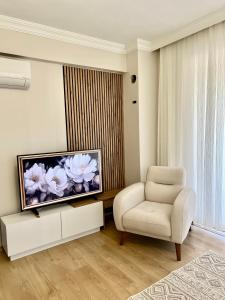 Comfy Apartment with Garden, Family Friendly in Fethiye