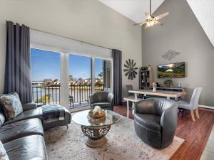 Lakefront Condo Retreat