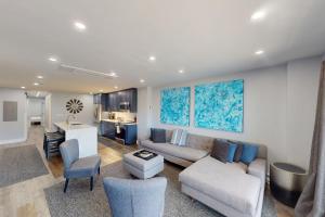 The Seasons at Avon 422