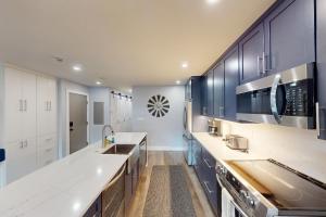 The Seasons at Avon 422