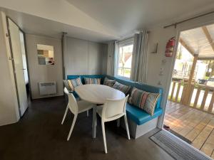 Maisons de vacances F033 - Bungalow 6 personnes 3 chambres : photos des chambres