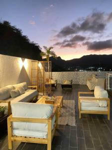 Lomas del Encanto, villa en la montaña cerca del mar