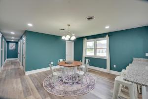 Walk to Stores: Home in Historic Shepherdstown!