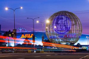 La Suitez 1730 MOA Escape with Balcony Pool and Netflix