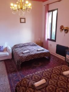 Very central Artist rooms