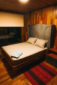 Palace in Samai - Wood