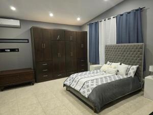 House with garden and pool