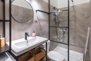 Studio-modern, Heroes Square,central, quiet