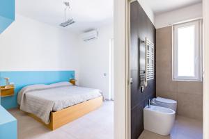 Brombeis Double Bedroom Center by NapoliApartments