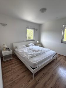 Apartment Milna Dante
