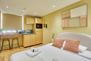 Residence centre de Paris by Studio prestige