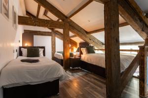 Bradford Luxury Central Apartment with Jacuzzi