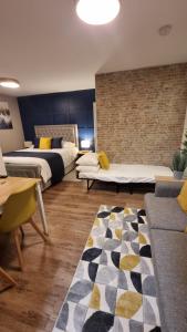 Boxford Lodge - Serviced Apartment in Bracknell, near Ascot & Windsor, Free Parking