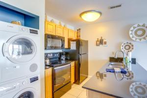 Cozy Lakefront Middle Bass Retreat with Balcony