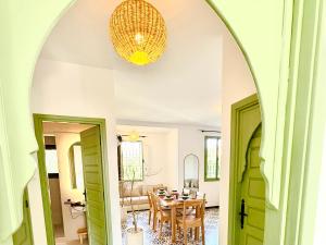 Appartement chic et beldi à 10 minutes du centre