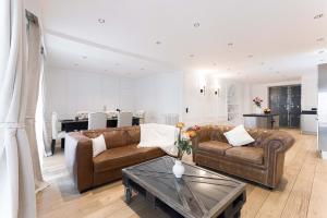 Gatsby Chic & Elegance & Billiards & Fitness & Luxury