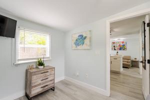 Stylish Cottage Retreat, Hot Tub, Bikes, Beach