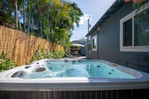 Stylish Cottage Retreat, Hot Tub, Bikes, Beach