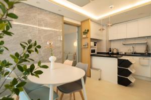 Sweet Dream House #A Quiet Rest That Warmly Embraces You Even on Unfamiliar Nights