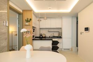 Sweet Dream House #A Quiet Rest That Warmly Embraces You Even on Unfamiliar Nights