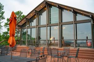 The Ozark Deck House - 3hvězdičkové hotely ve městě Eureka Springs