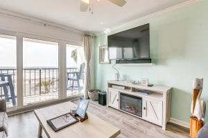 Oceanfront Views and Pool Access Gem in Galveston