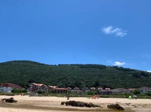Noja Helgueras a pie de playa