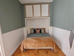 Spacious NEW Apt near Promenade up to 6 with AC