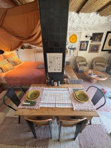 CaBaNa 52 La Suite troglodyte Proche Lourmarin
