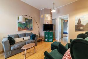 GuestHost - Cozy Ostiense Flat with Terrace!